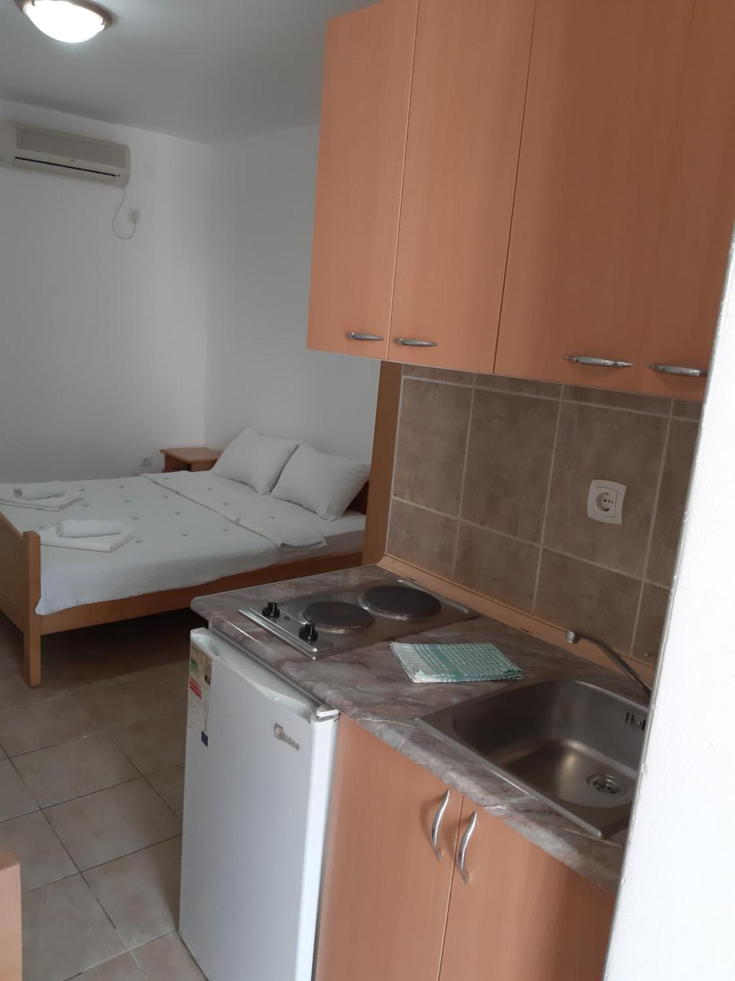 Guest House Perovic Sutomore Zimmer foto